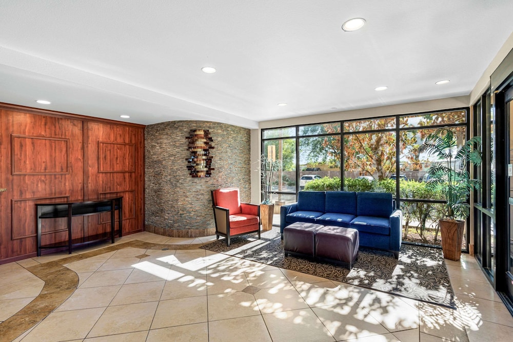 Comfort Suites Vacaville-Napa Valley Area view 4
