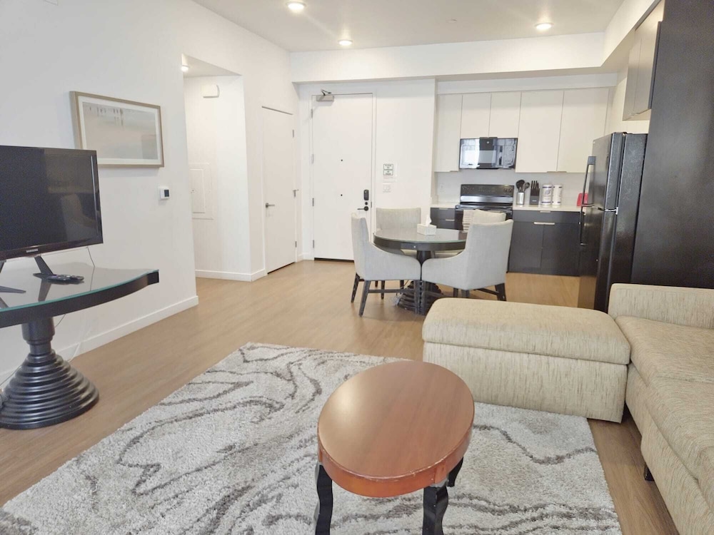 Premier Apts in Vibrant Downtown LA