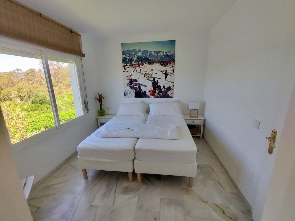 Relaxed Retreat With Pool view 4