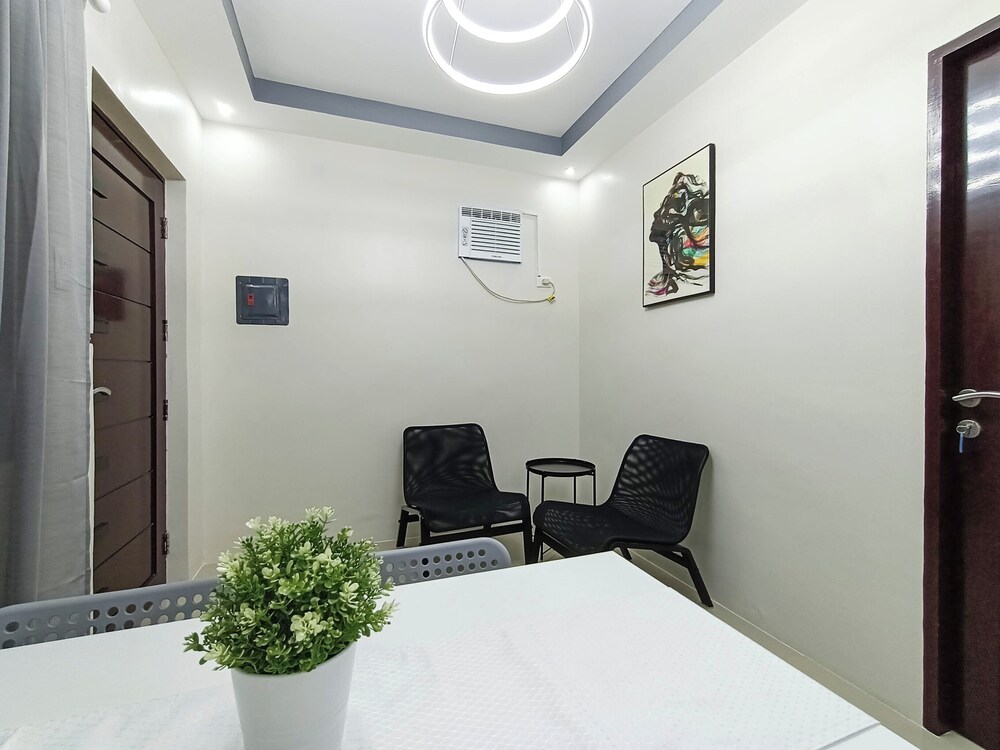 Manzil Anilao B&B Superior Bedroom U3