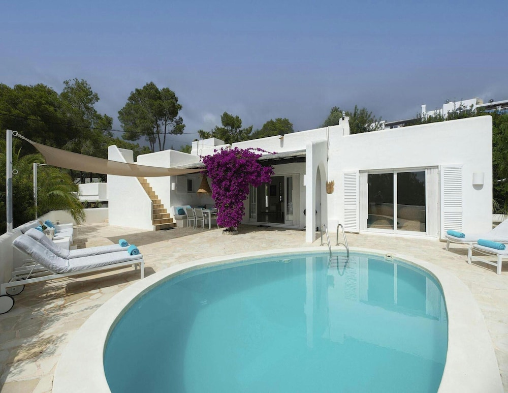 Tranquil Villa With Private Pool