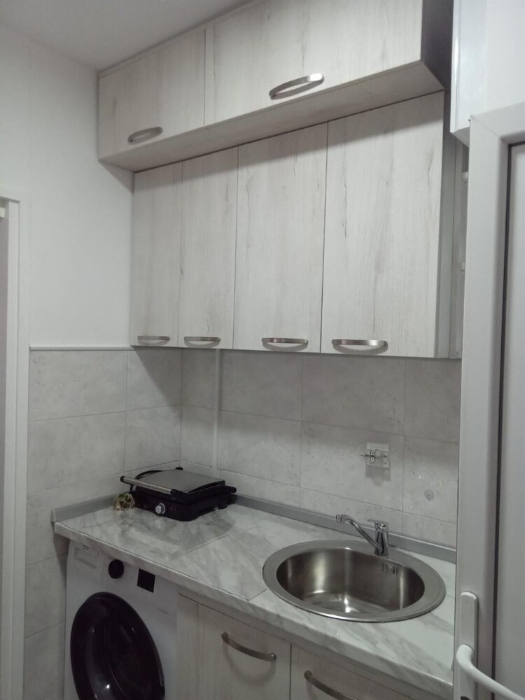 Charming Studio Apartment in Novi Pazar With City & Mountain Views