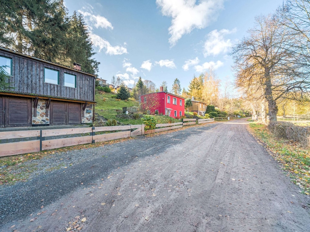 Hideaway With Lakeside Leisure