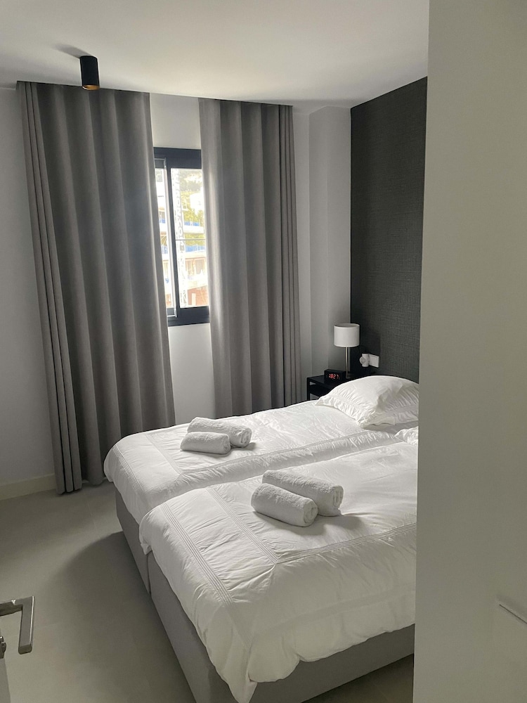 Huswell - Oceanview Stay in Higuer n West