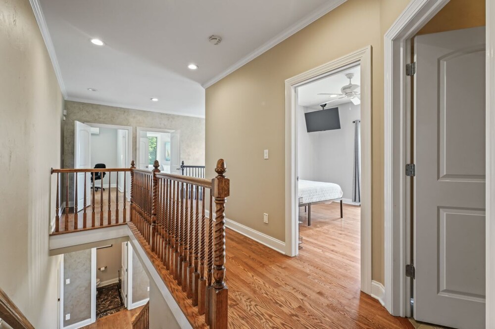 Hidden Retreat 4-homes 134 Acres