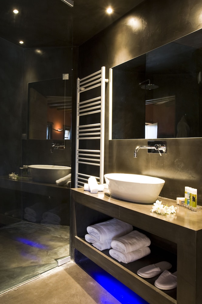 Kipi Suites