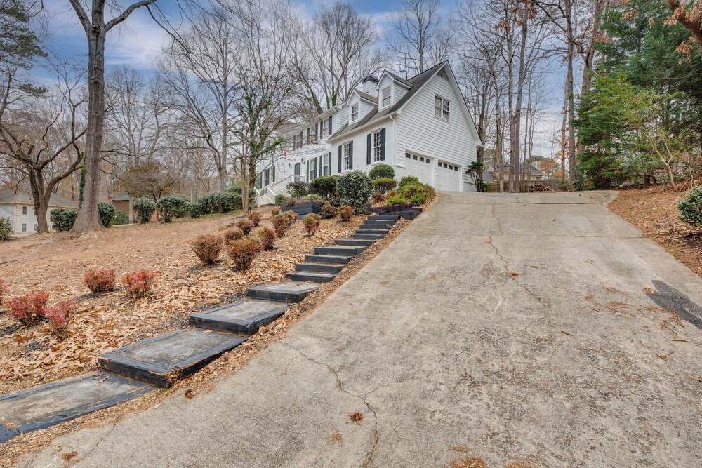 Spacious Home w/ Deck in Marietta!