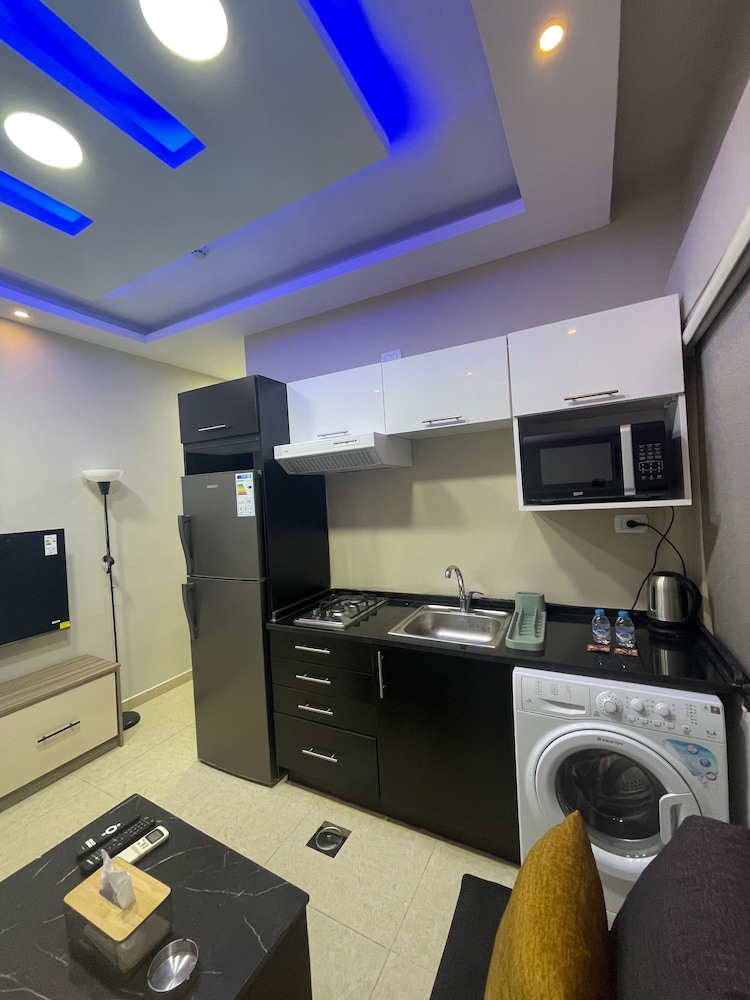 Charming Amman Apartent With City Views