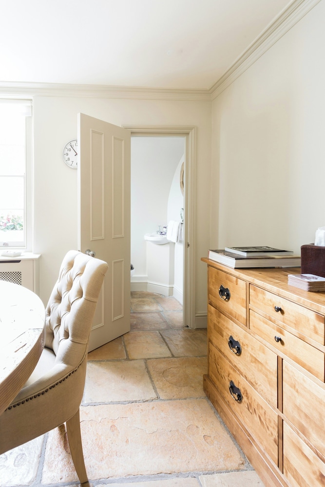 Kinnerton Street by Onefinestay