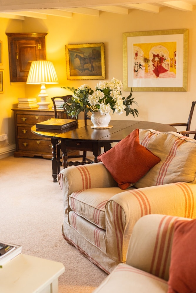 Mulsford Cottage Bed & Breakfast view 5