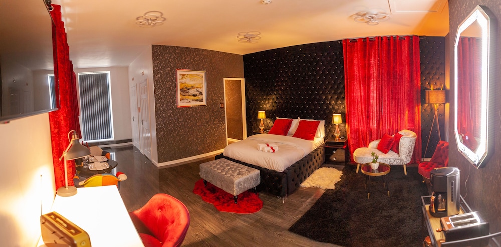 Captivating 1-bed Apartment in Birmingham view 4
