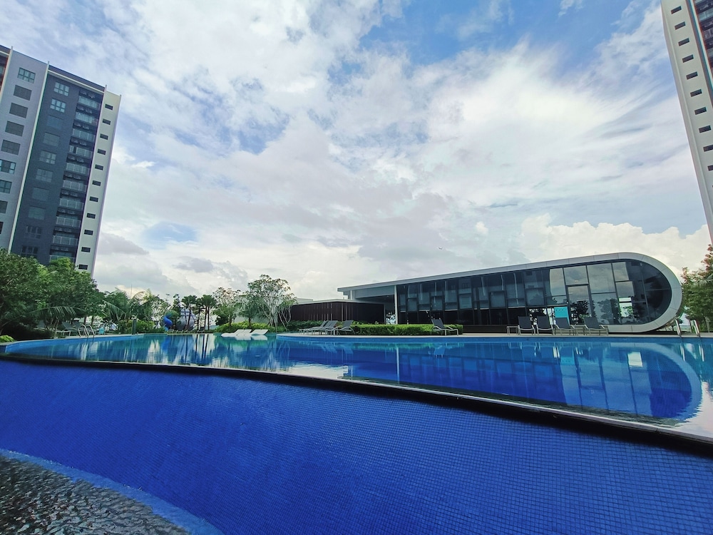 MayaBay Residences Bandar Gamuda Cove