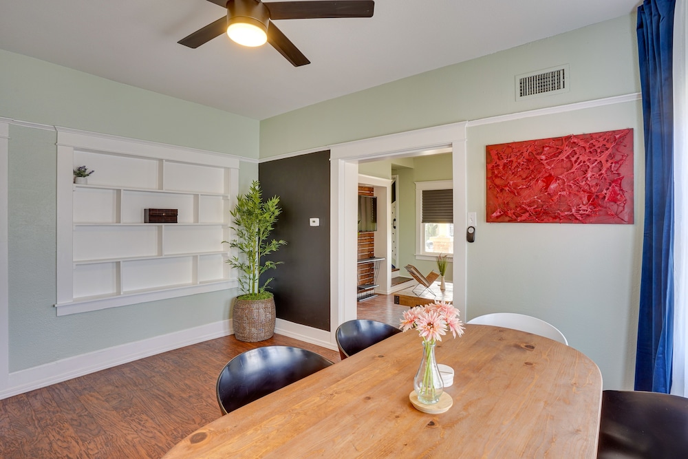 1 Mi to Dtwn! Bright Long Beach Apartment