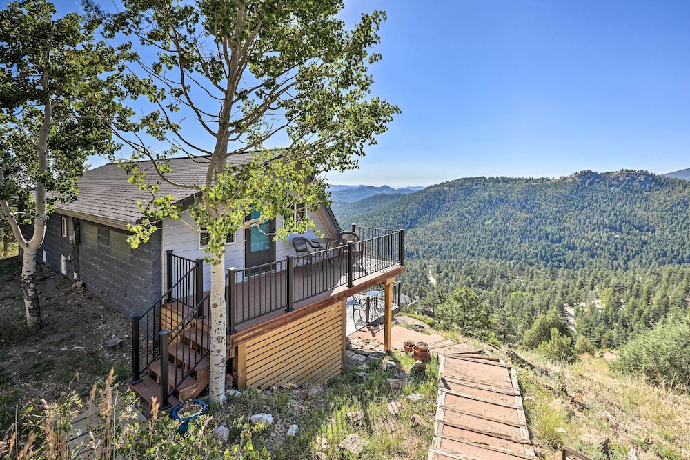 The View at Mountain Retreat By Red Rocks & Golden