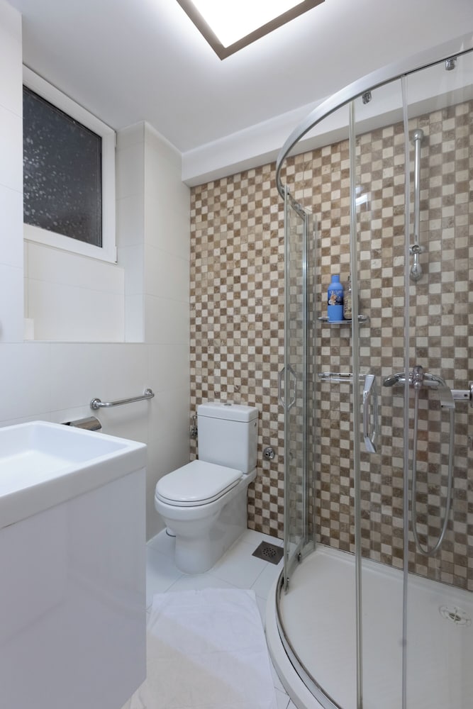 Central Studio Apartments