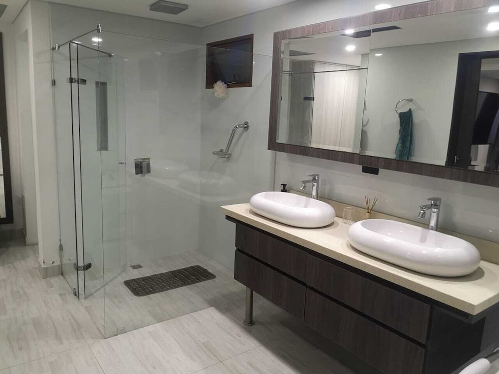 CASA SUYTE LEGUIZAMON - Property Image 5