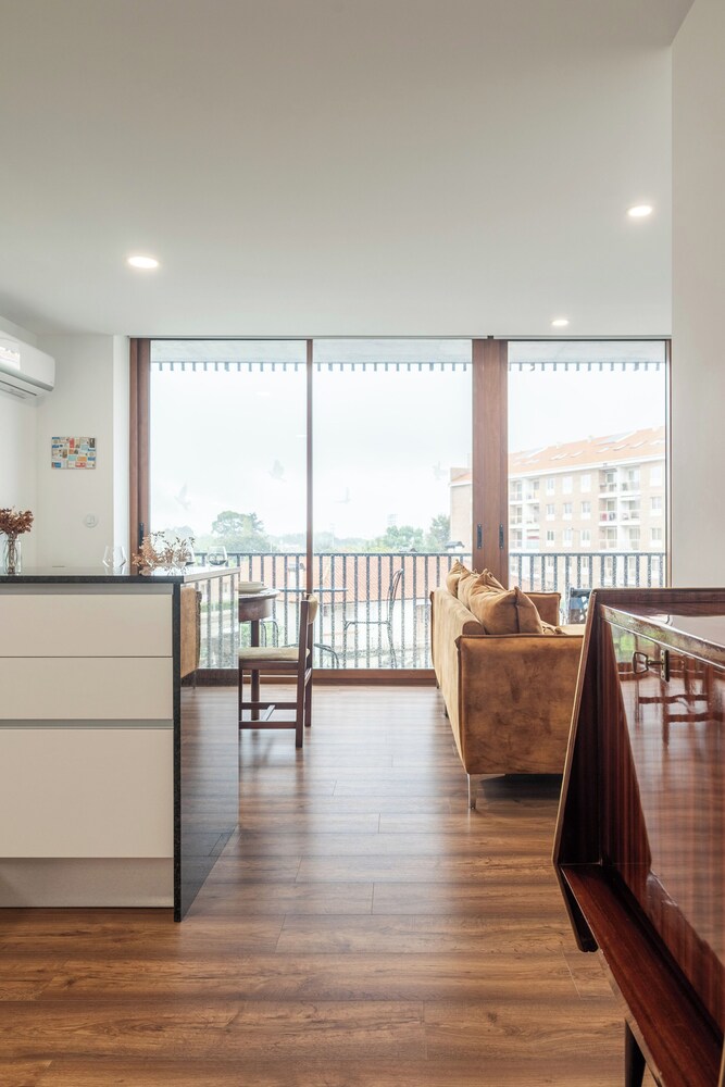 Liiiving - Warm Vintage Apartment
