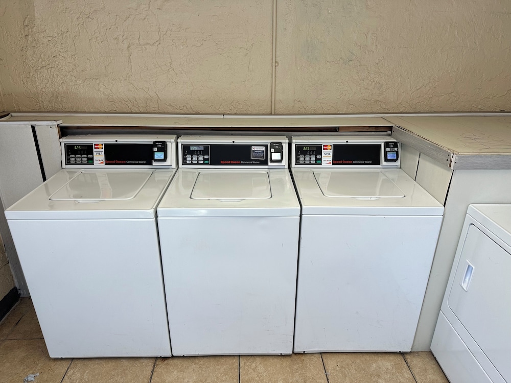 Travelodge by Wyndham Orlando / Heart of International Drive