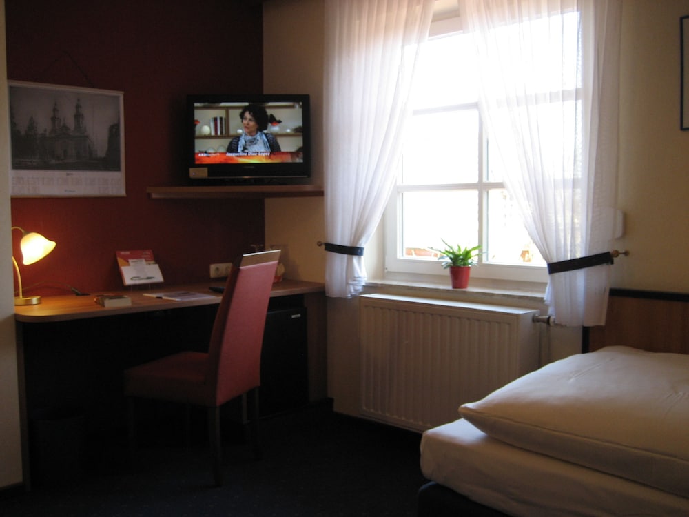 Photo 8