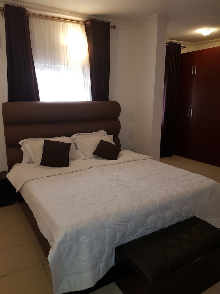 Cadogan Place Estate Apartment