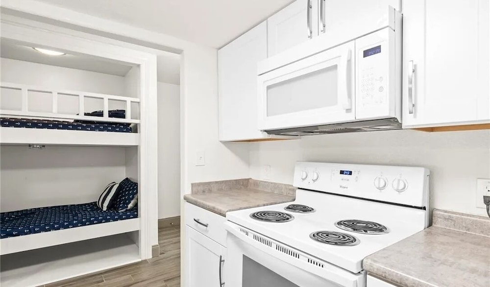 Beauty By The Bay K702 1 Bedroom Condo