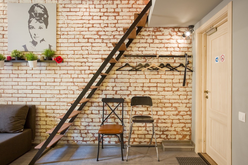 Apartment at the Red Bridge