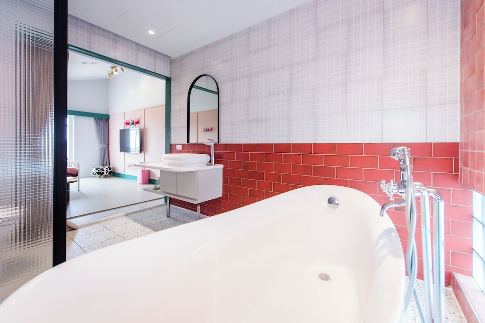 Happiness Pink B&B