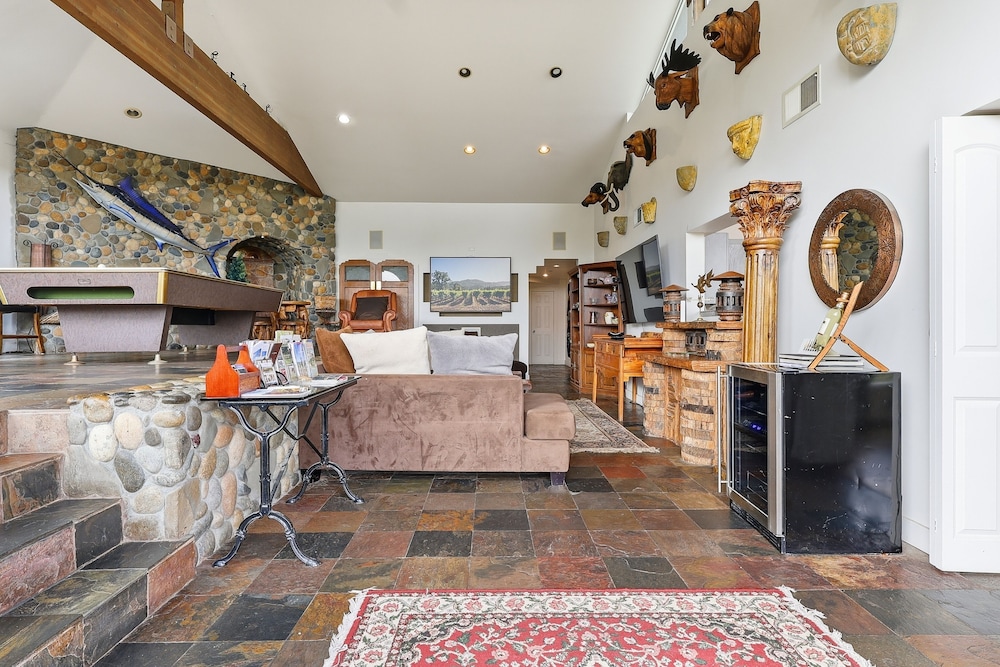 Adventure Alexander Valley Lodge With Pool & Hot Tub 6 Bedroom Villa
