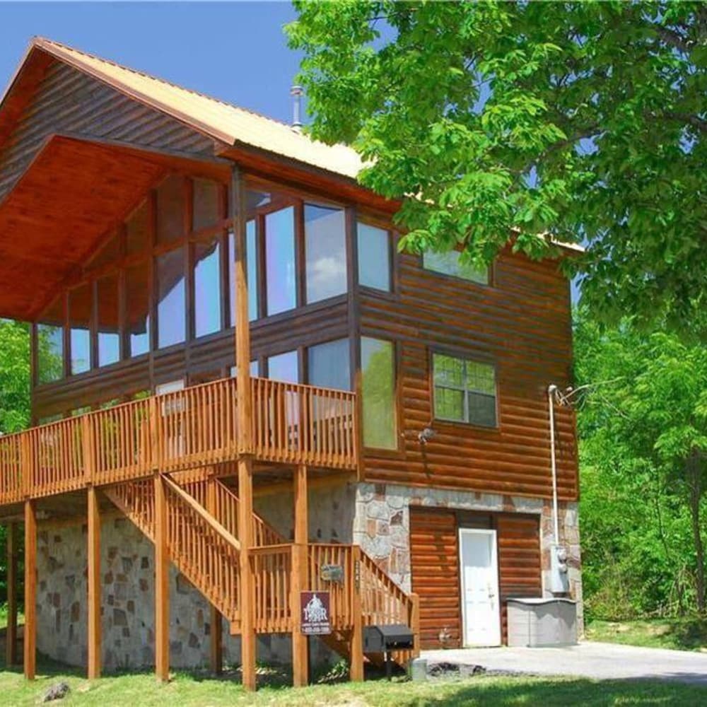 Gorgeous Cabin w Great Views Pool Game Room view 5