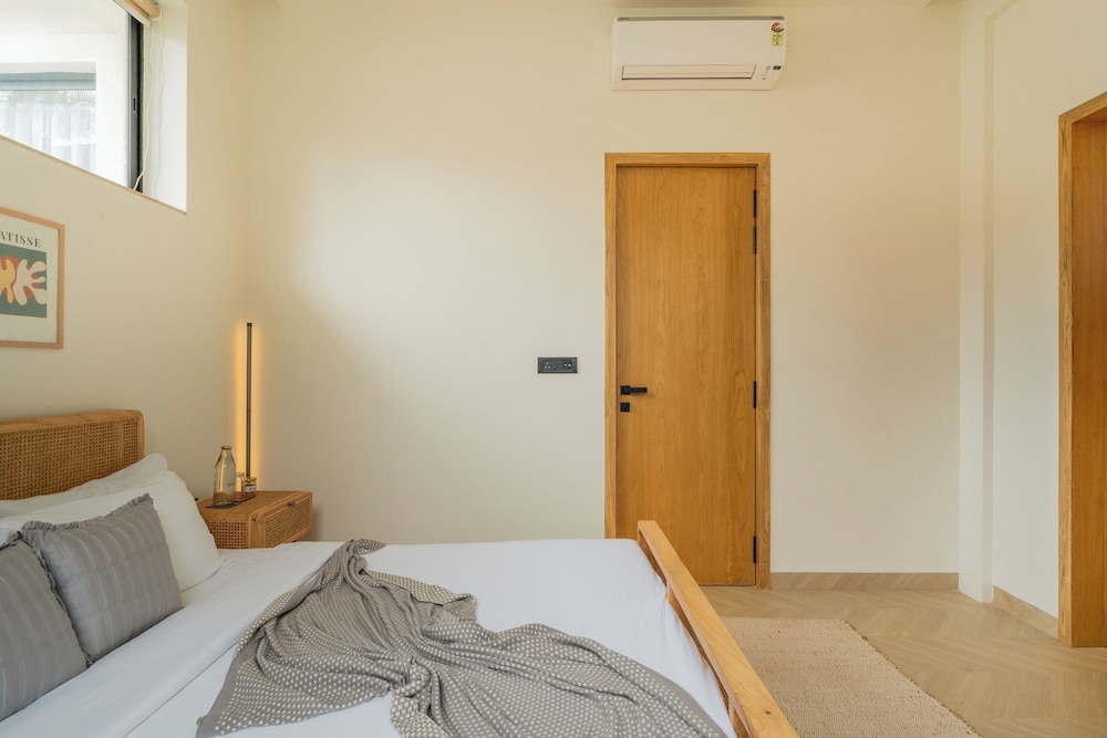 ELIVAAS Ekam | Luxe 4 BHK Villa With Pvt Pool & Patio