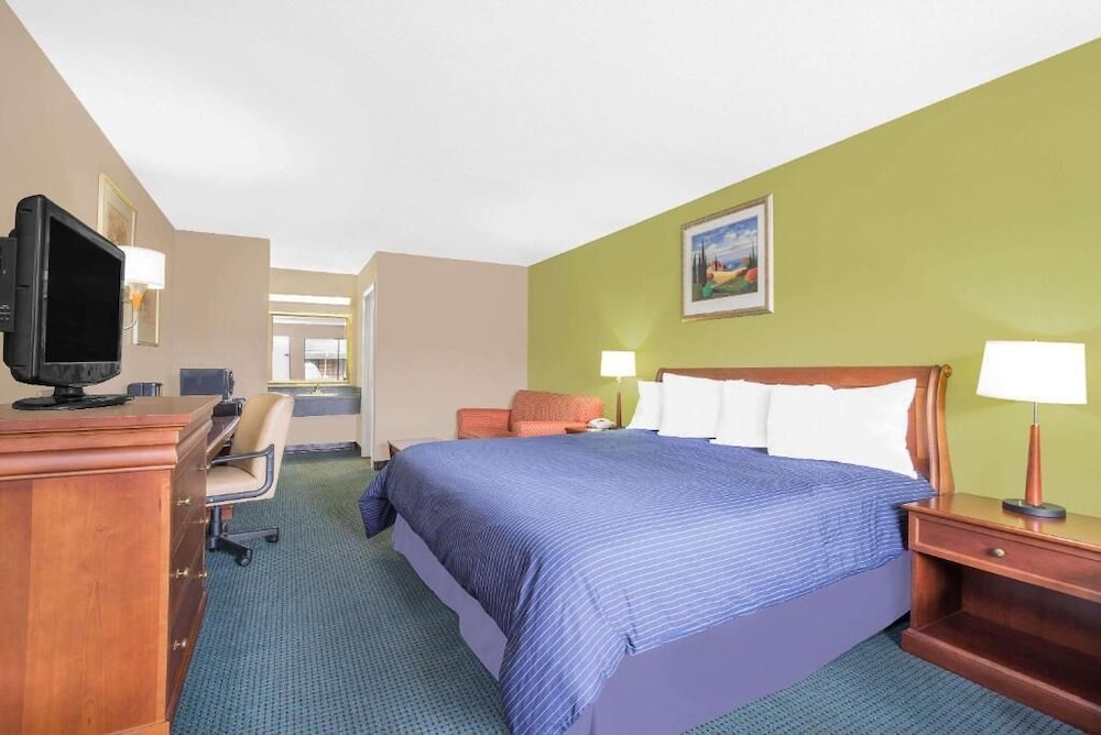 Oxford Vacations - Hotel Express - Property Image 1