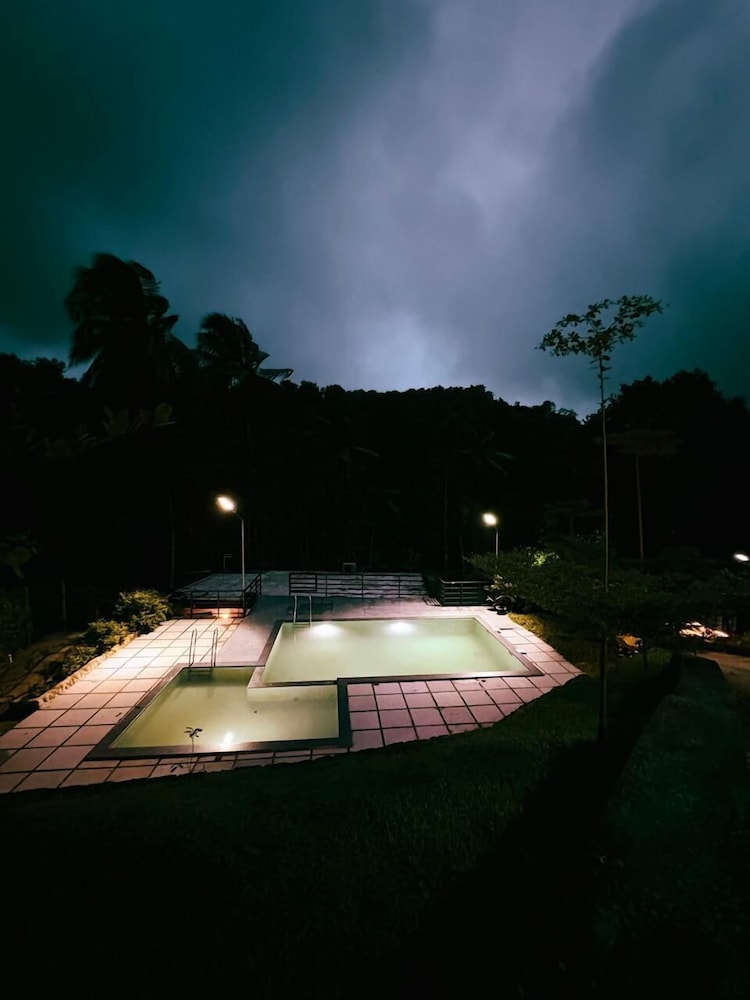 Vayalada Garden resort