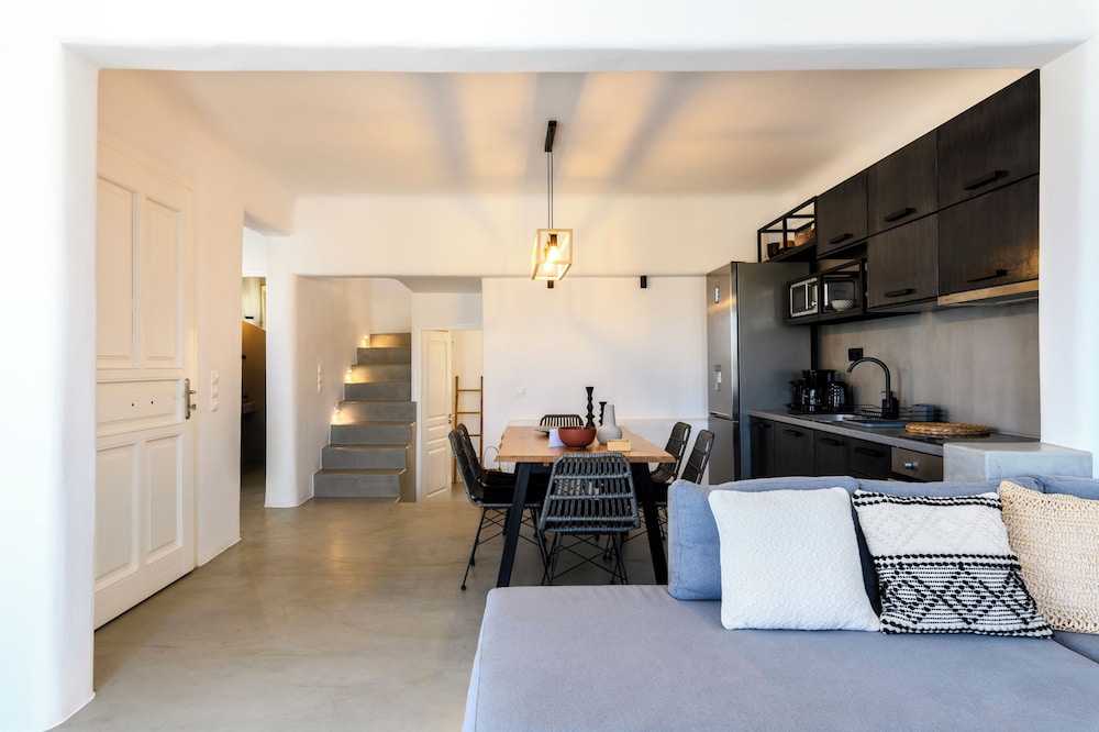 Mykonist Merchia Beach Villas & Suites