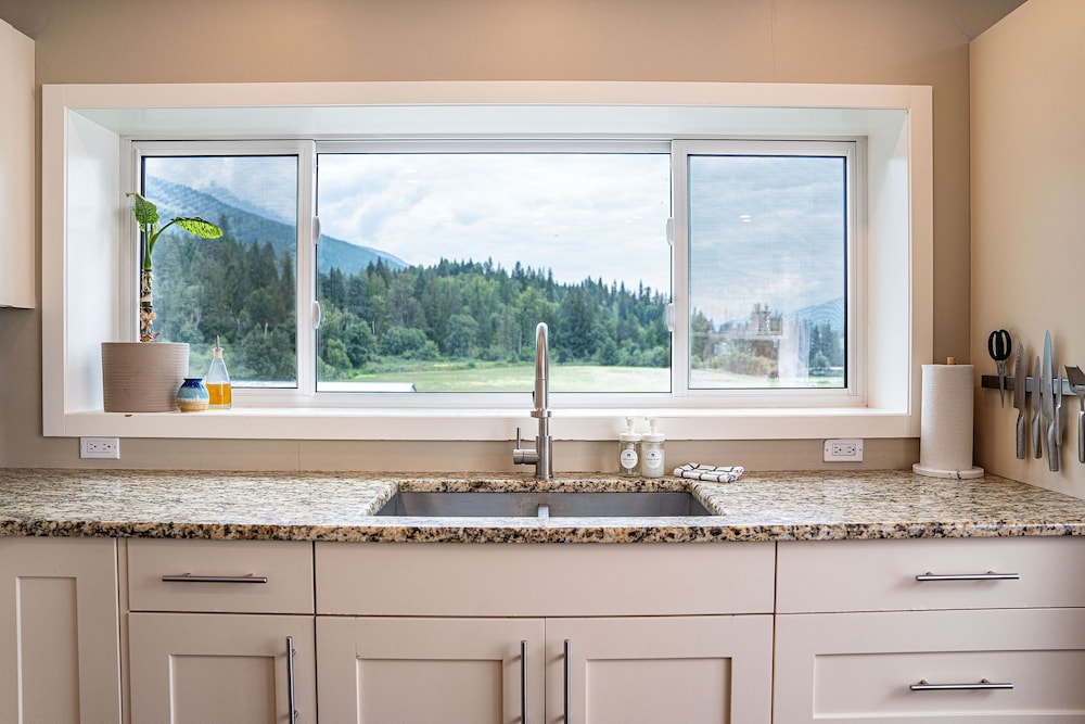 Revelstoke Lakehouse by Revelstoke Vacations