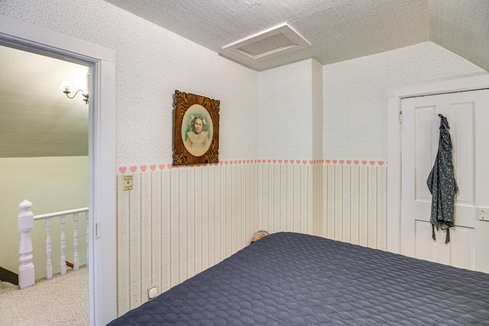 Pioneer-era Retreat in Sanborn w/ Museum Access