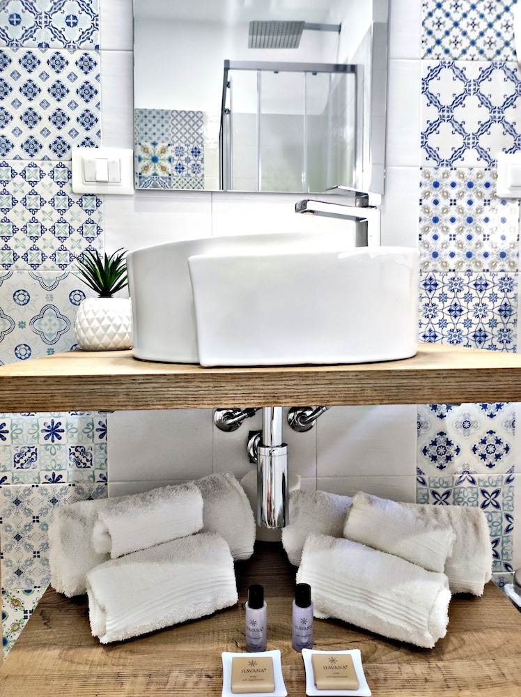 Kéramos Luxury Rooms