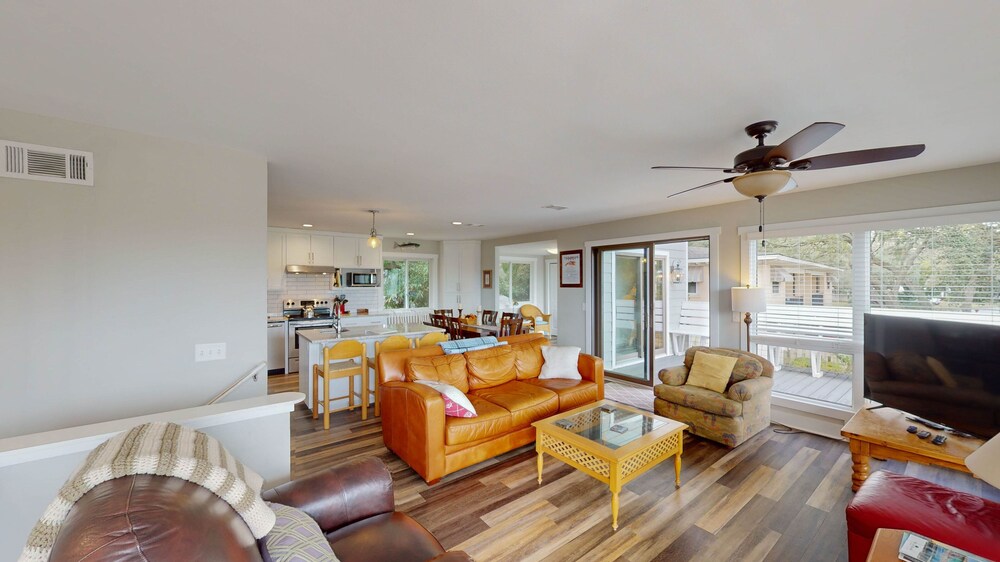 Clubhouse Cottage 5 Bedroom Home