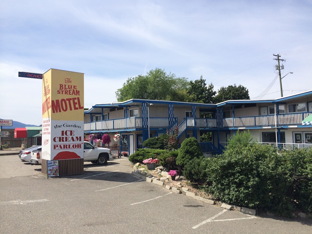 Blue Stream Motel