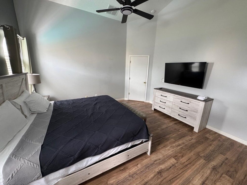 Beach Bums Villa 3 Bedroom Home