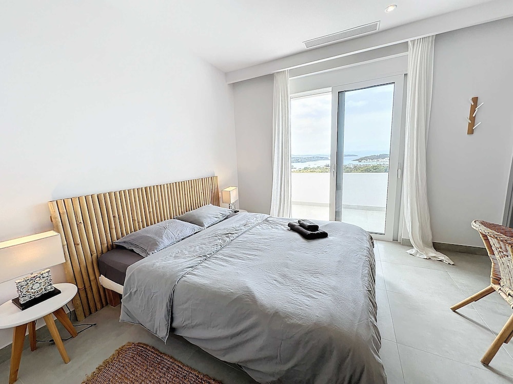 Modern VIP Villa 100 Privacy Stunning Views
