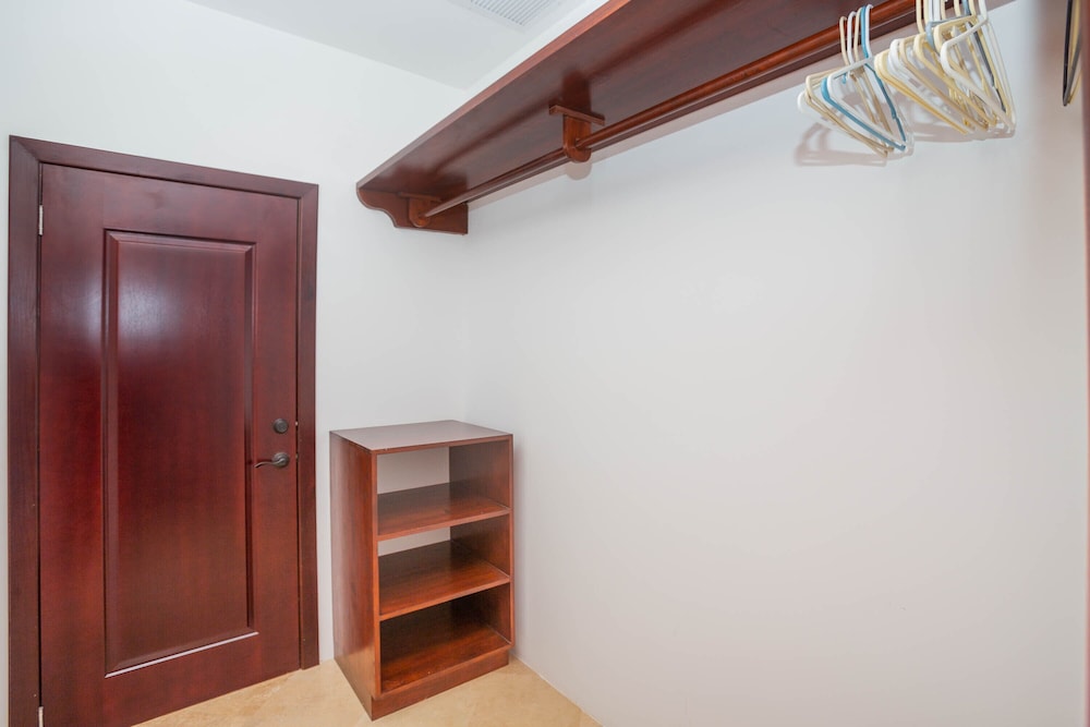 1111 Pearl Court at Pristine Bay view 3