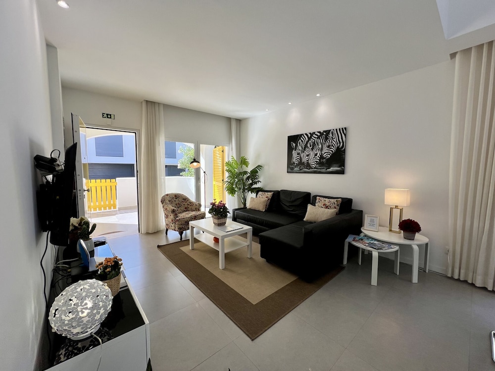 Vilamoura Club Villa 1 by Homing