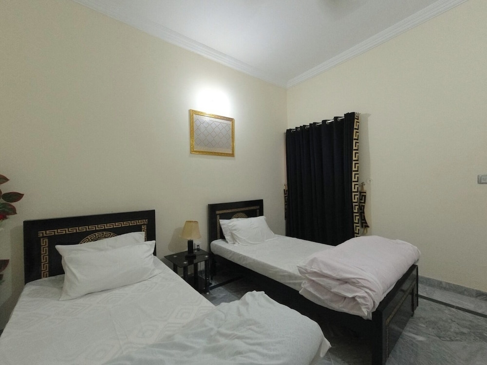 Room-serene Retreat in Rawalpindi - Your