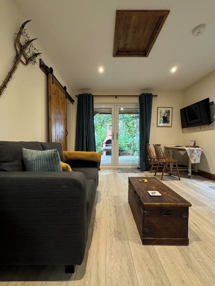Hayne Barn Estate - Private Estate : 6 Eco Lodges - 1 Studio