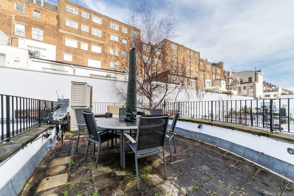 outdoor bbq area
