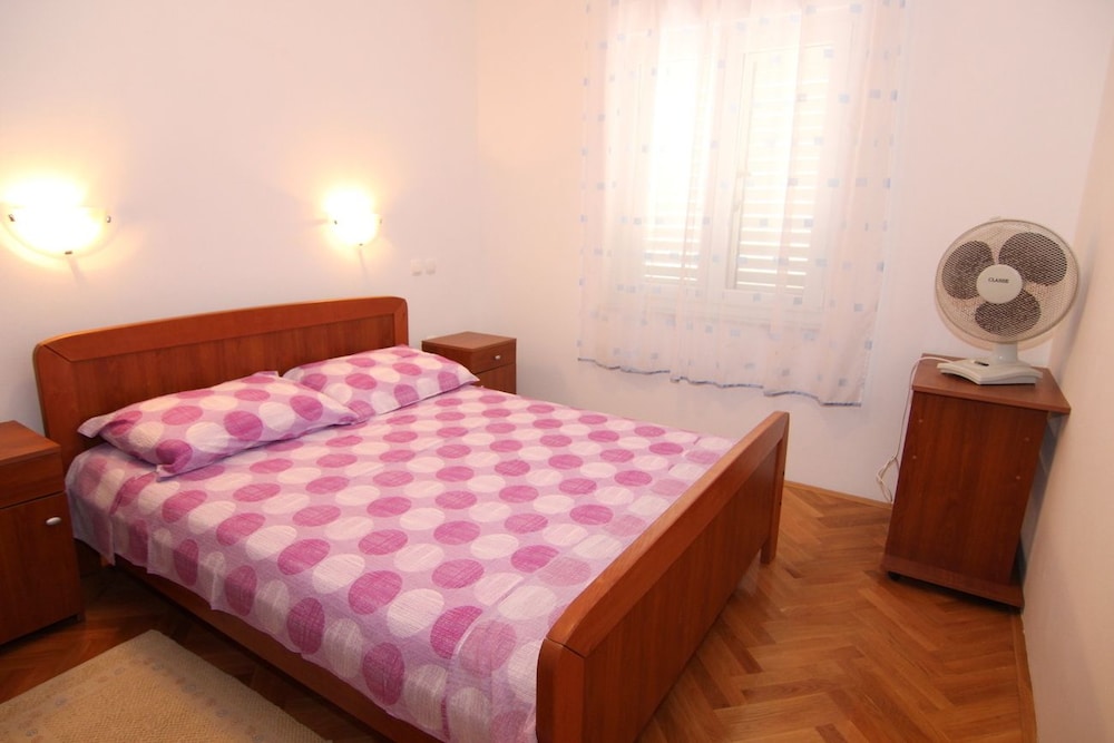 Apartment Anja en Pag — bedroom
