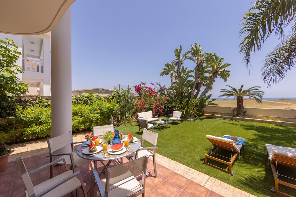 Larnaca Chelidonia Seafront Villa