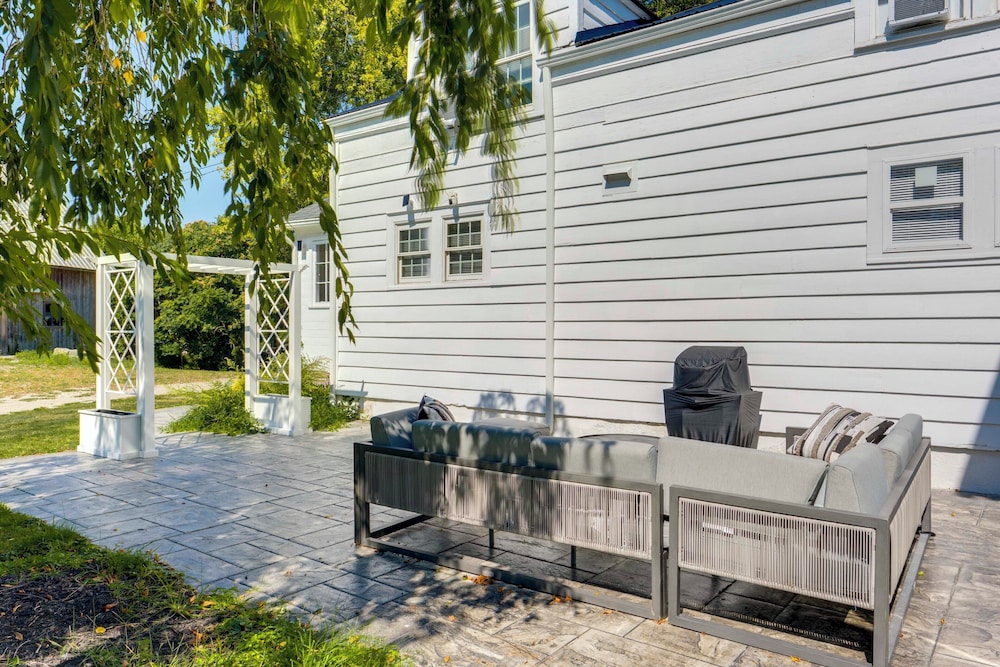 Near Lake Erie, Harbor & Parks: Conneaut Getaway!