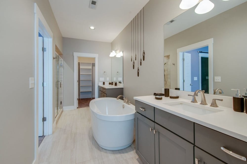 Close to the Gulch - Book Today