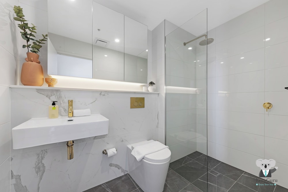 Kozyguru | Wentworth Point | 2B Apt+Free Parking